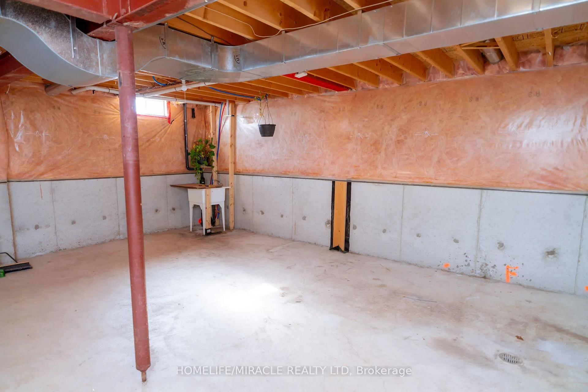 Photo 31 of 16 Dunure Crescent, Brampton, Fletcher's Meadow — HOMEH