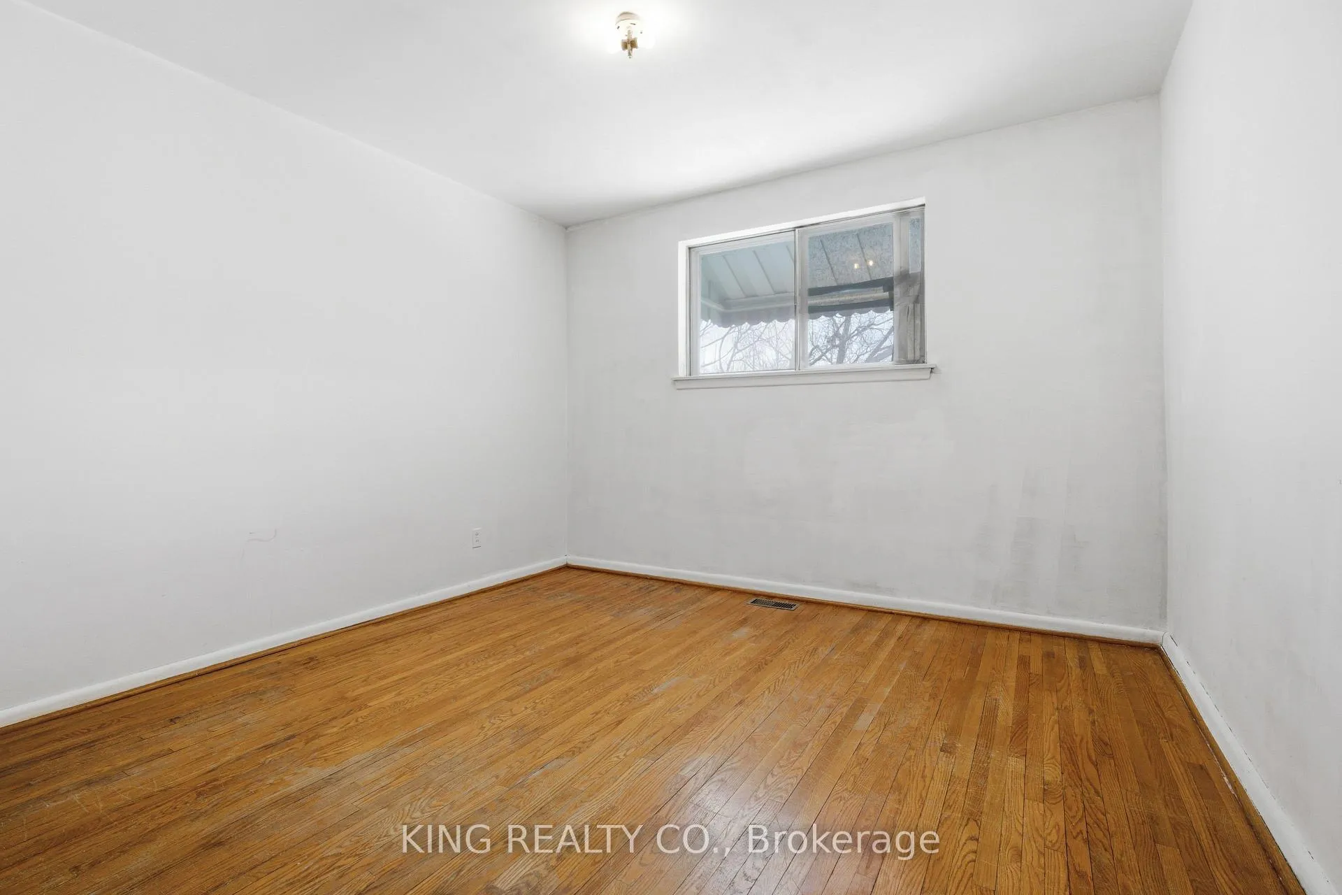 Photo 13 of 57 Lakeland Drive, Etobicoke, Thistletown-Beaumonde Heights — HOMEH