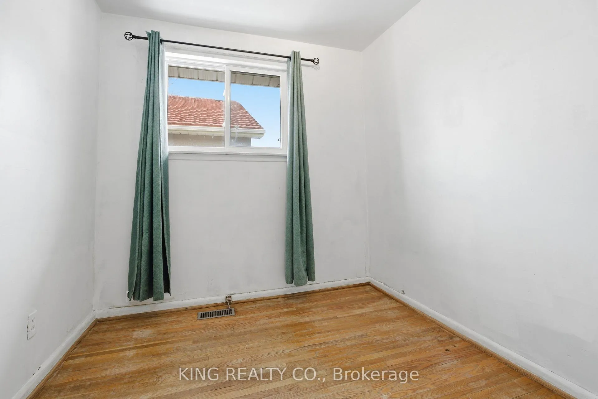 Photo 19 of 57 Lakeland Drive, Etobicoke, Thistletown-Beaumonde Heights — HOMEH