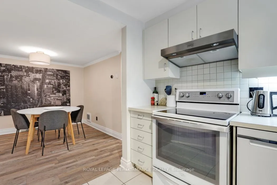 Photo 15 of Unit 3, 292 Laurier Avenue E, Ottawa, Sandy Hill — HOMEH