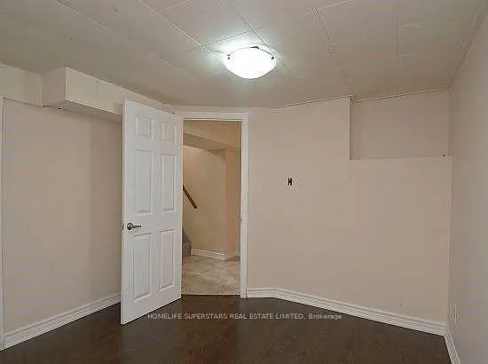 Photo 13 of 14 Dorward Drive, Etobicoke, Mount Olive-Silverstone-Jamestown — HOMEH