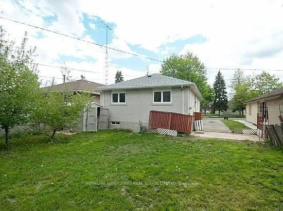 Photo 15 of 14 Dorward Drive, Etobicoke, Mount Olive-Silverstone-Jamestown — HOMEH