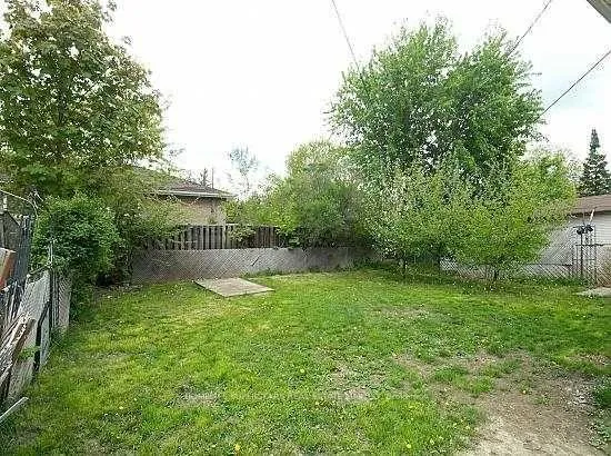 Photo 16 of 14 Dorward Drive, Etobicoke, Mount Olive-Silverstone-Jamestown — HOMEH