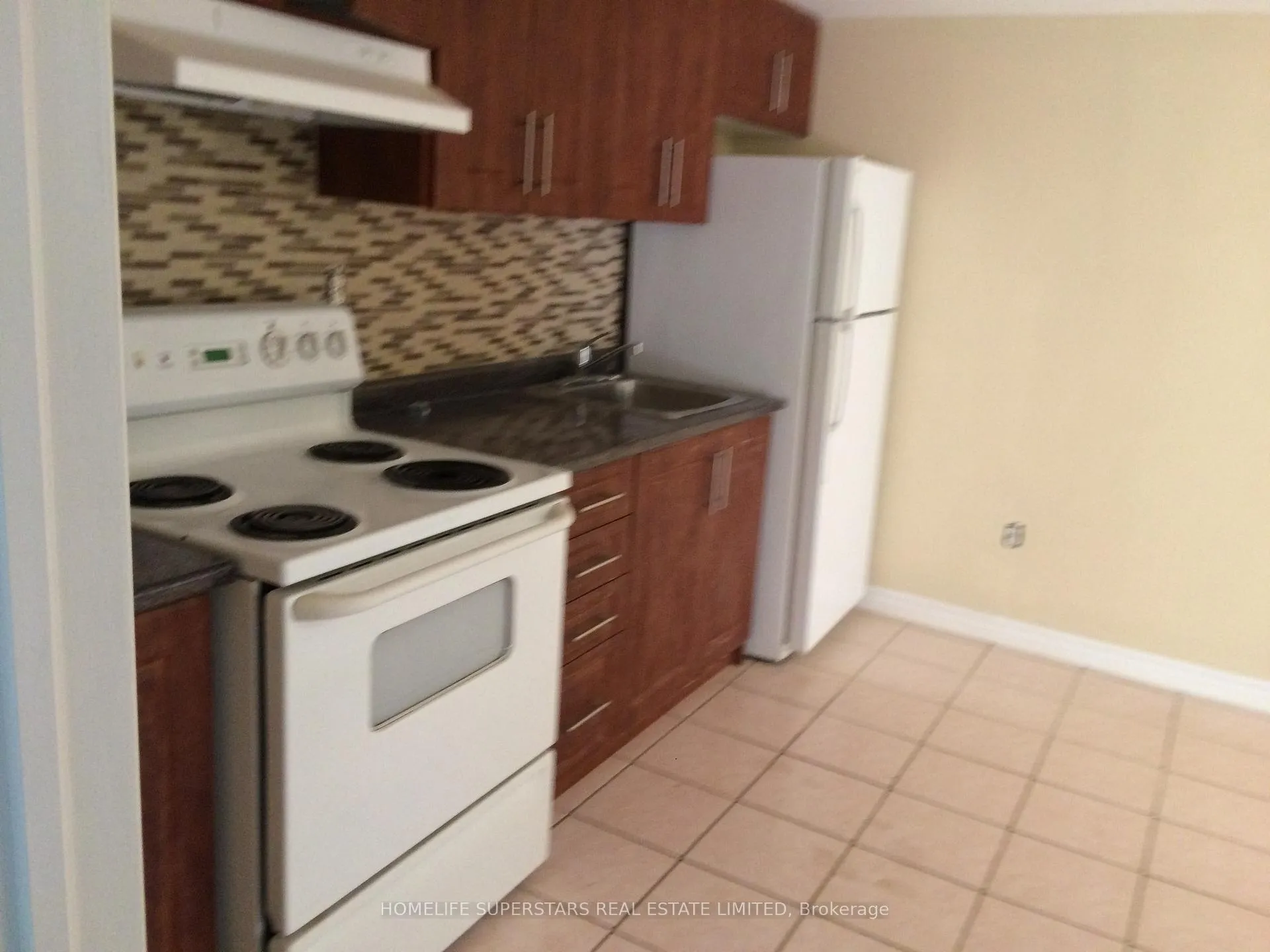 Photo 20 of 14 Dorward Drive, Etobicoke, Mount Olive-Silverstone-Jamestown — HOMEH