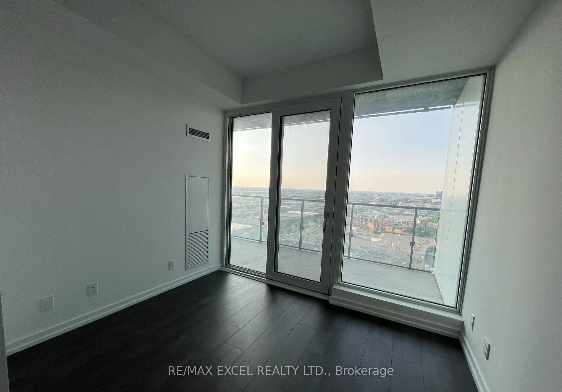 Photo 5 of Unit 2007, 7890 Jane Street, Vaughan, Vaughan Corporate Centre — HOMEH