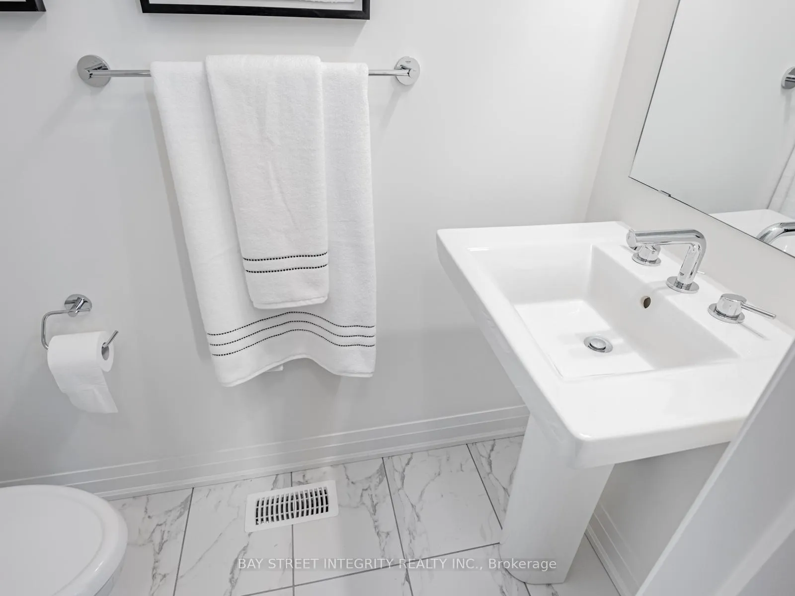 Photo 16 of 4275 Major Mackenzie Drive E, Markham, Angus Glen — HOMEH