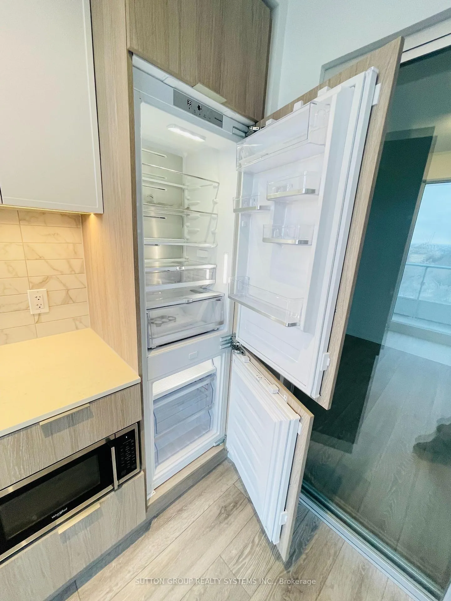 Photo 5 of Unit 1915, 2020 Bathurst Street, Toronto, Humewood-Cedarvale — HOMEH