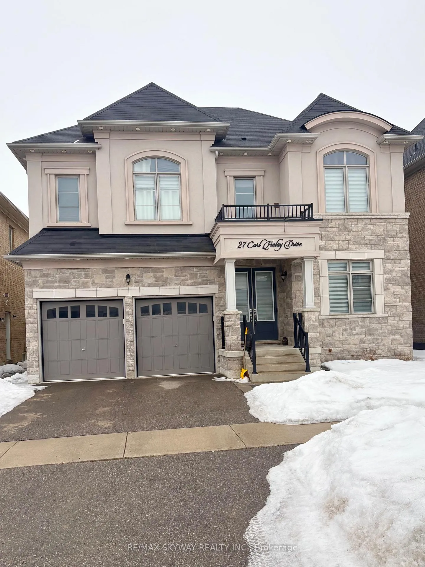 Photo 1 of 27 Carl Finlay Drive, Brampton, Toronto Gore Rural Estate — HOMEH