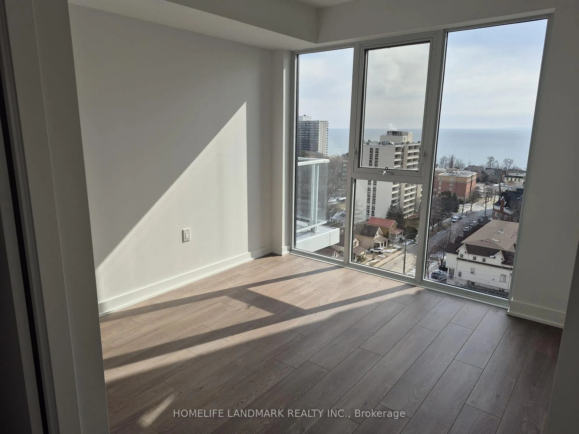 Photo 5 of Unit 1208, 2088 James Street, Burlington, Brant — HOMEH