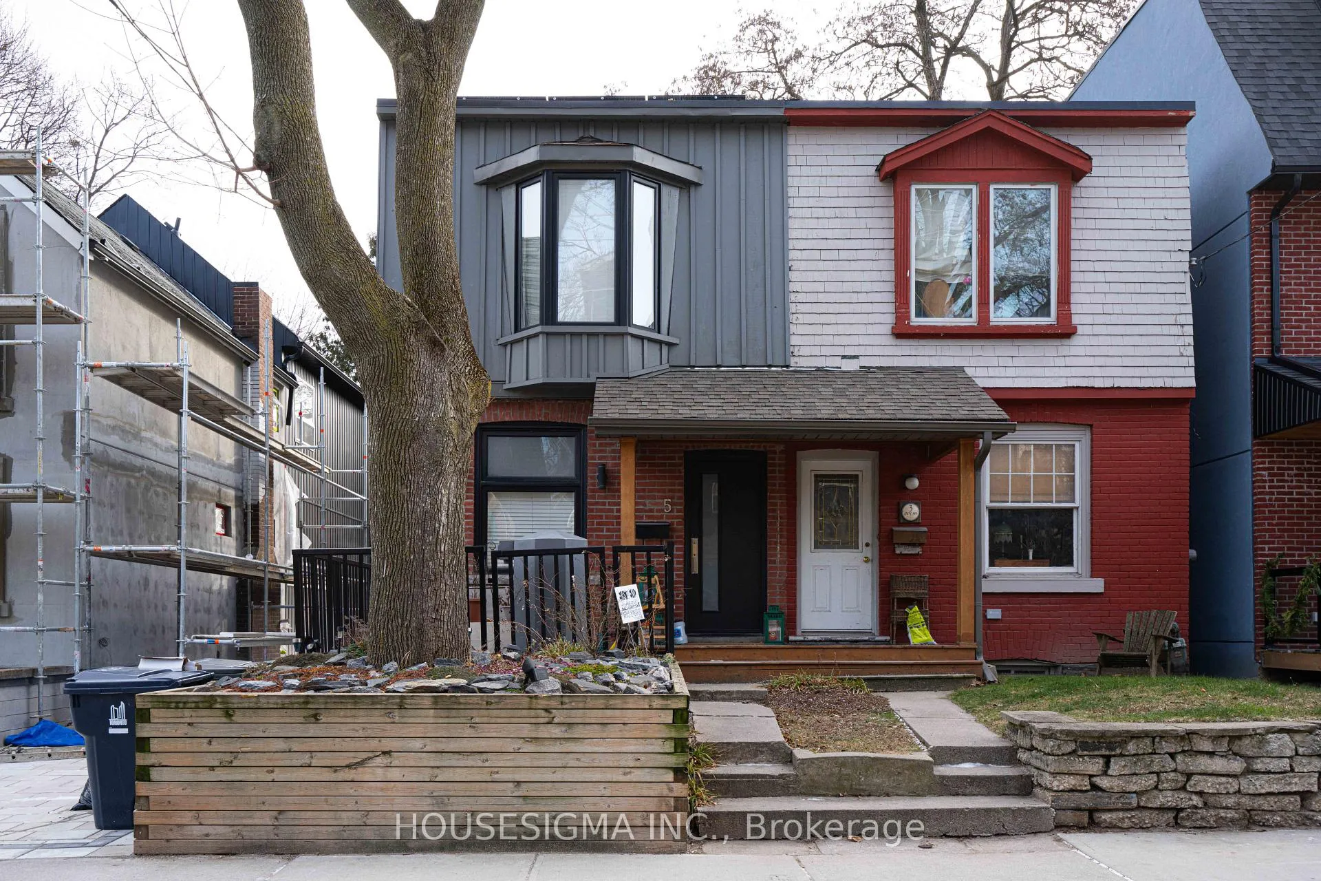 Front of Unit Lower, 5 Ivy Avenue