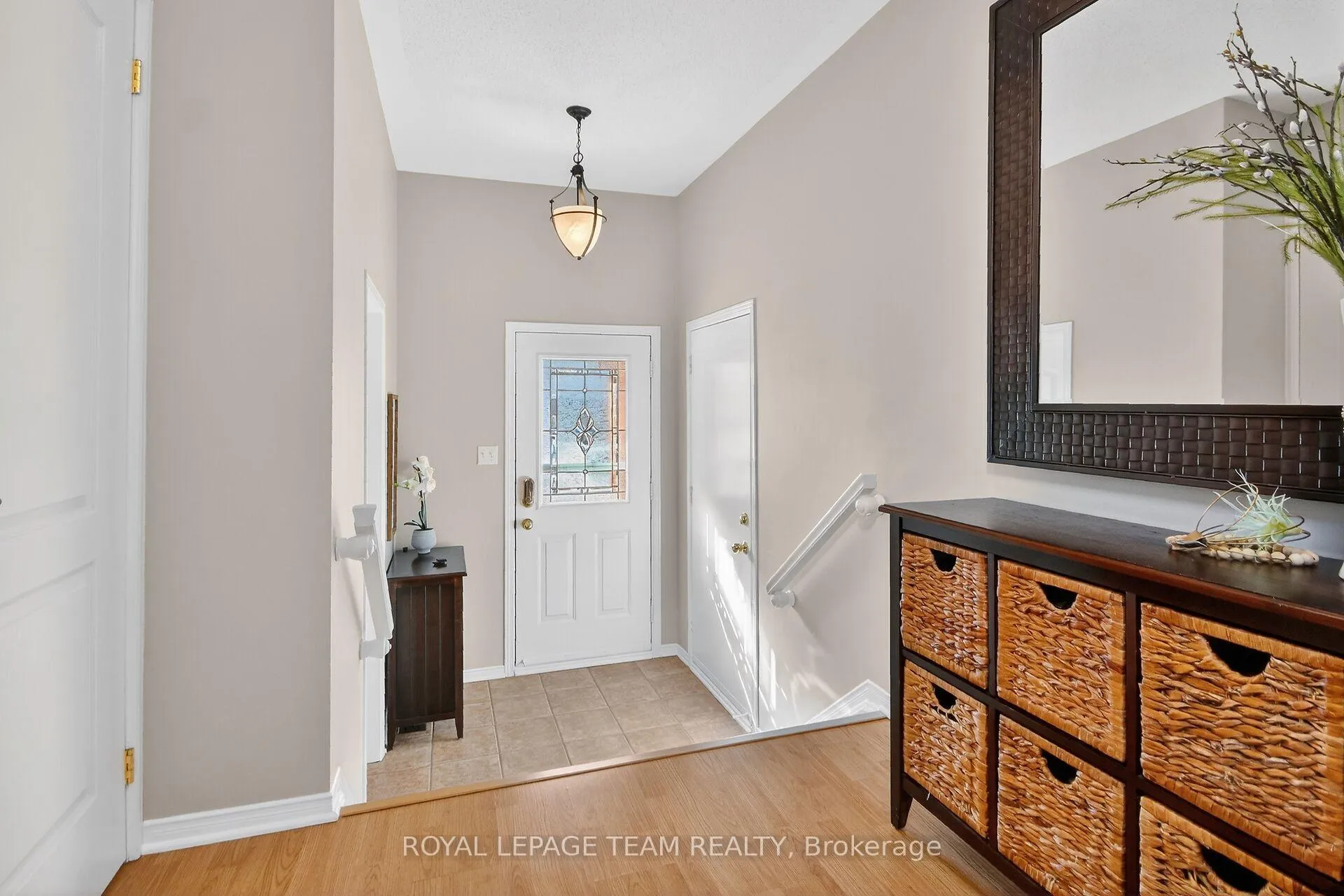 Photo 2 of 6302 Sablewood Place, Ottawa, Chapel Hill — HOMEH