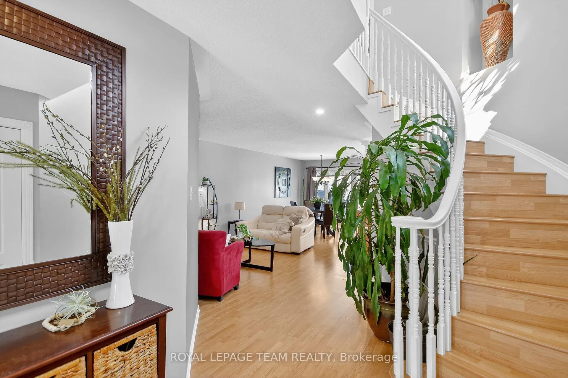 Photo 4 of 6302 Sablewood Place, Ottawa, Chapel Hill — HOMEH