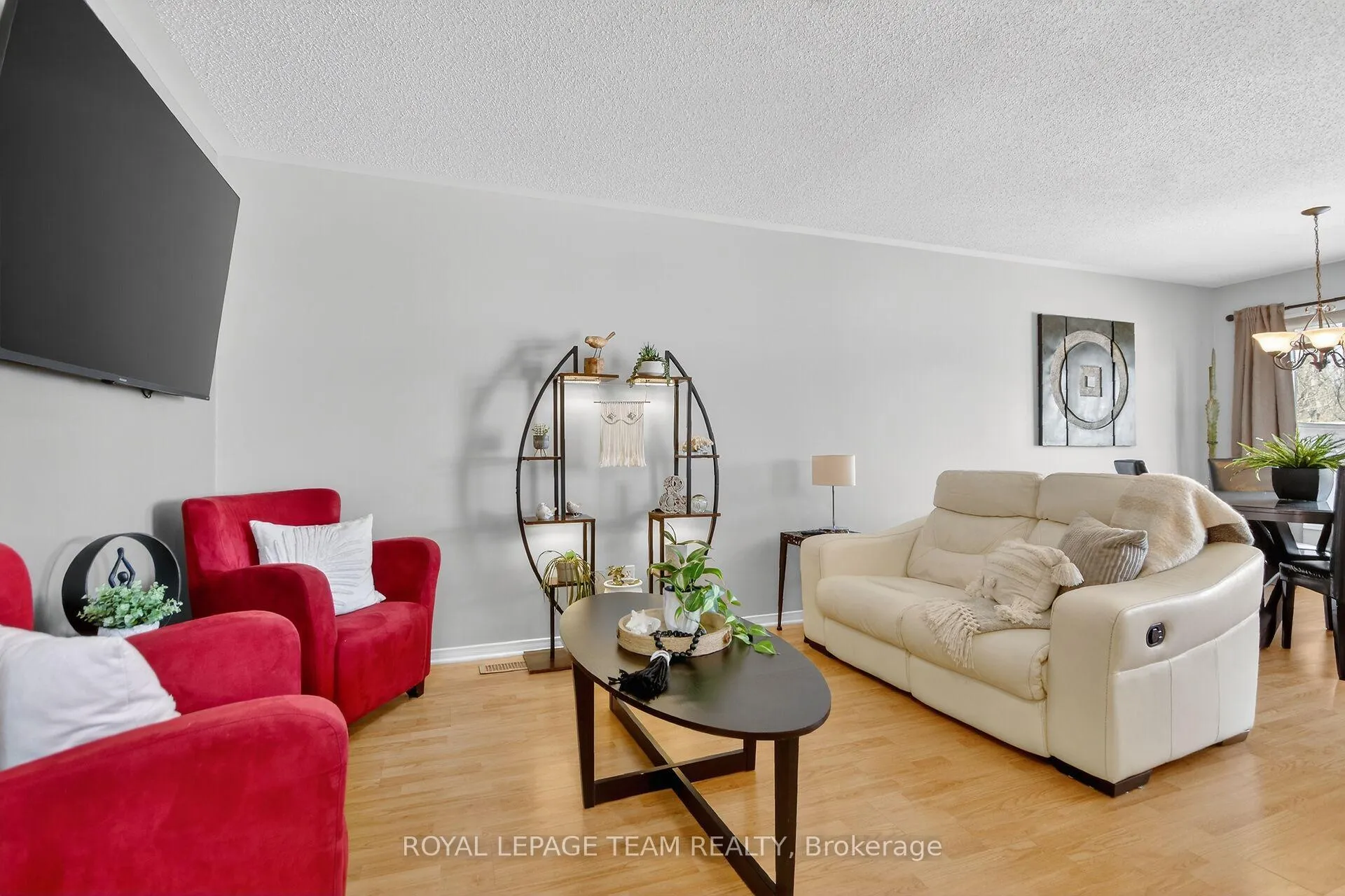 Photo 5 of 6302 Sablewood Place, Ottawa, Chapel Hill — HOMEH