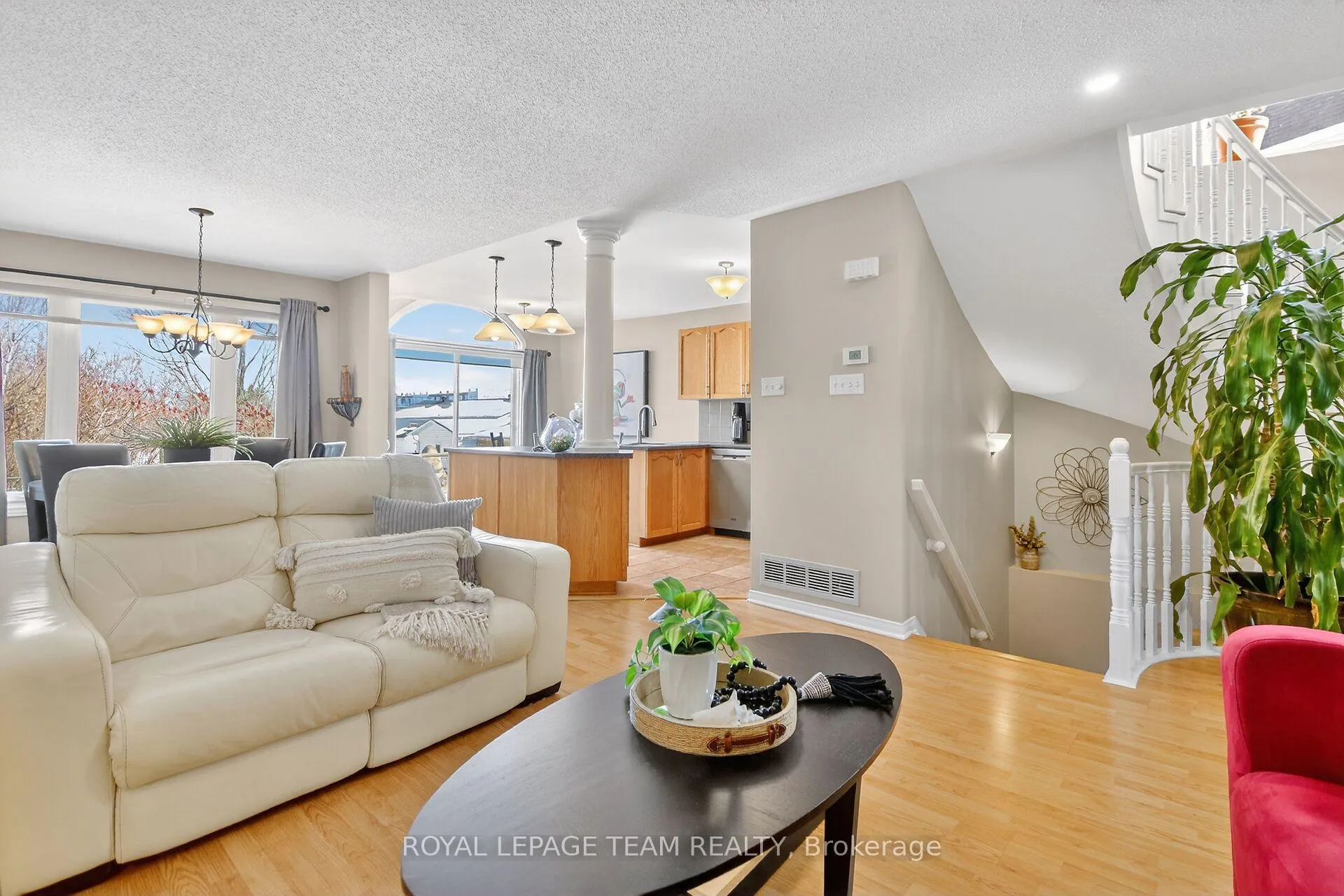 Photo 7 of 6302 Sablewood Place, Ottawa, Chapel Hill — HOMEH
