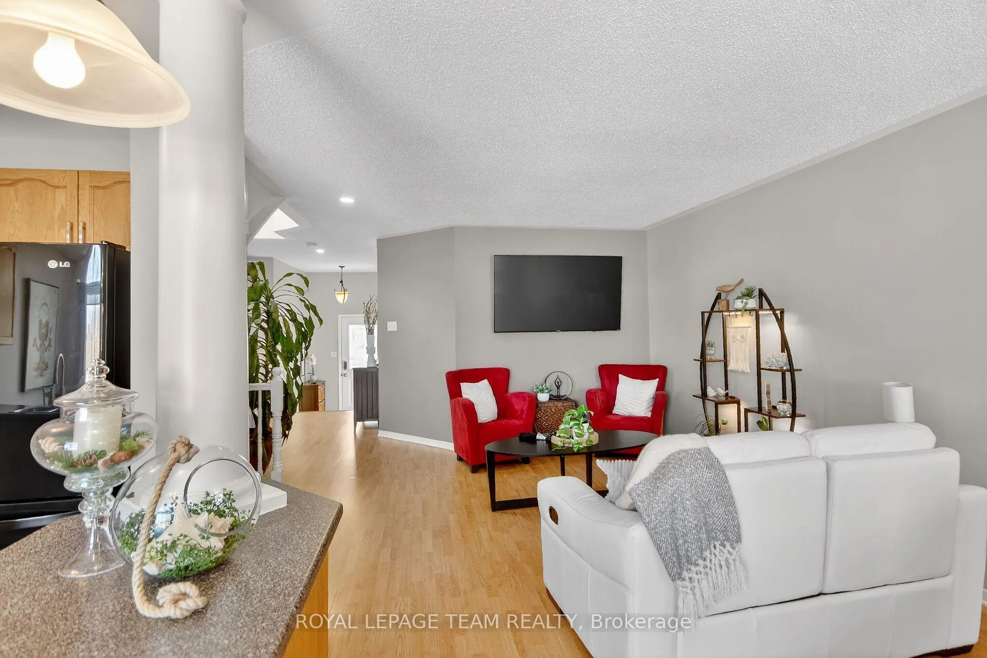 Photo 8 of 6302 Sablewood Place, Ottawa, Chapel Hill — HOMEH