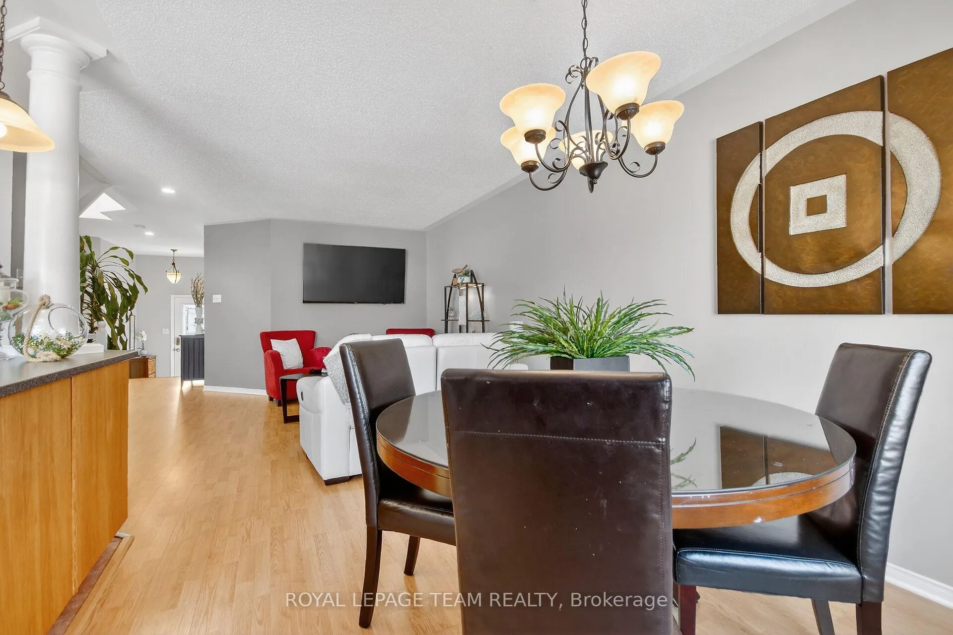Photo 10 of 6302 Sablewood Place, Ottawa, Chapel Hill — HOMEH