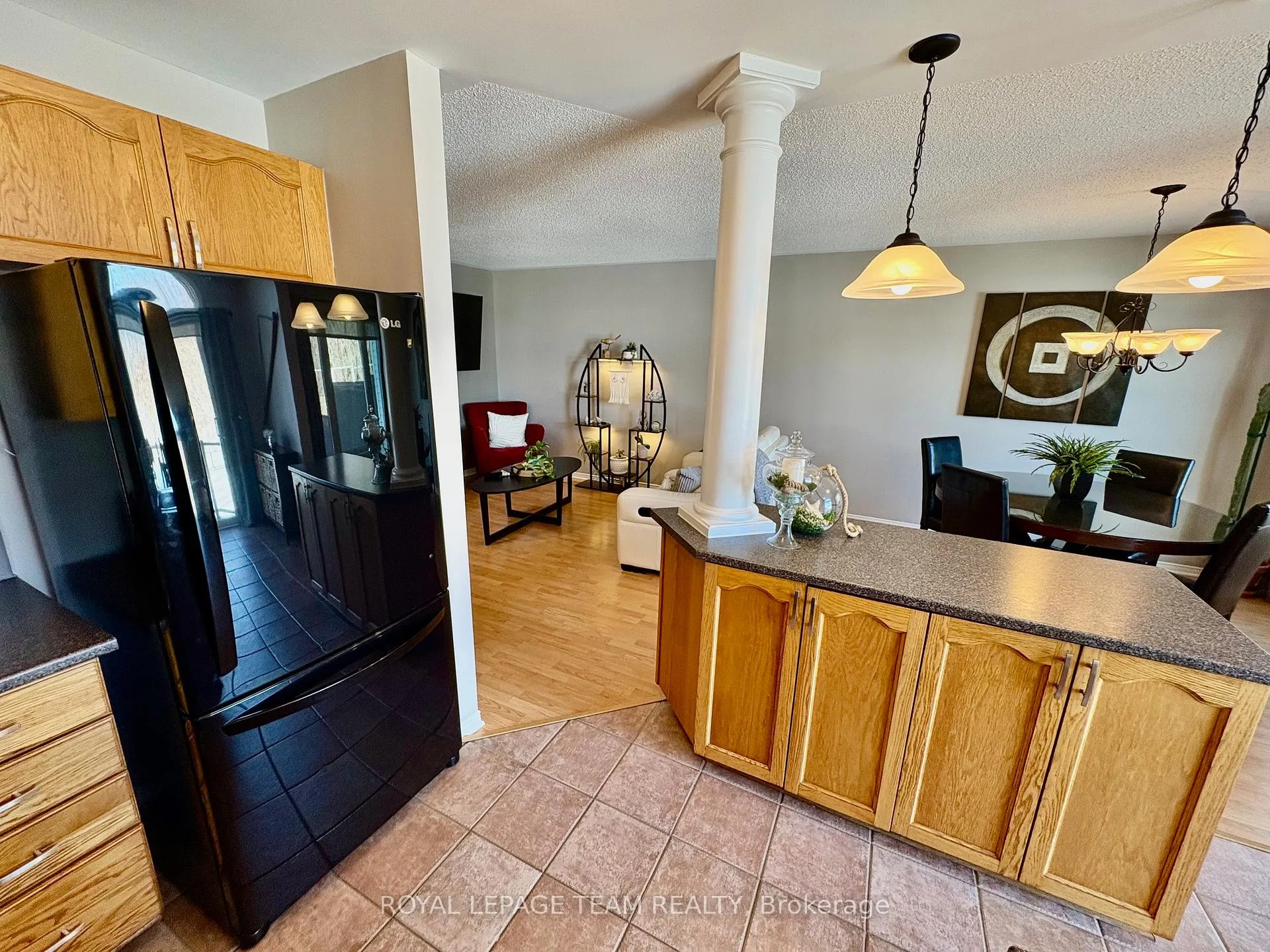 Photo 13 of 6302 Sablewood Place, Ottawa, Chapel Hill — HOMEH