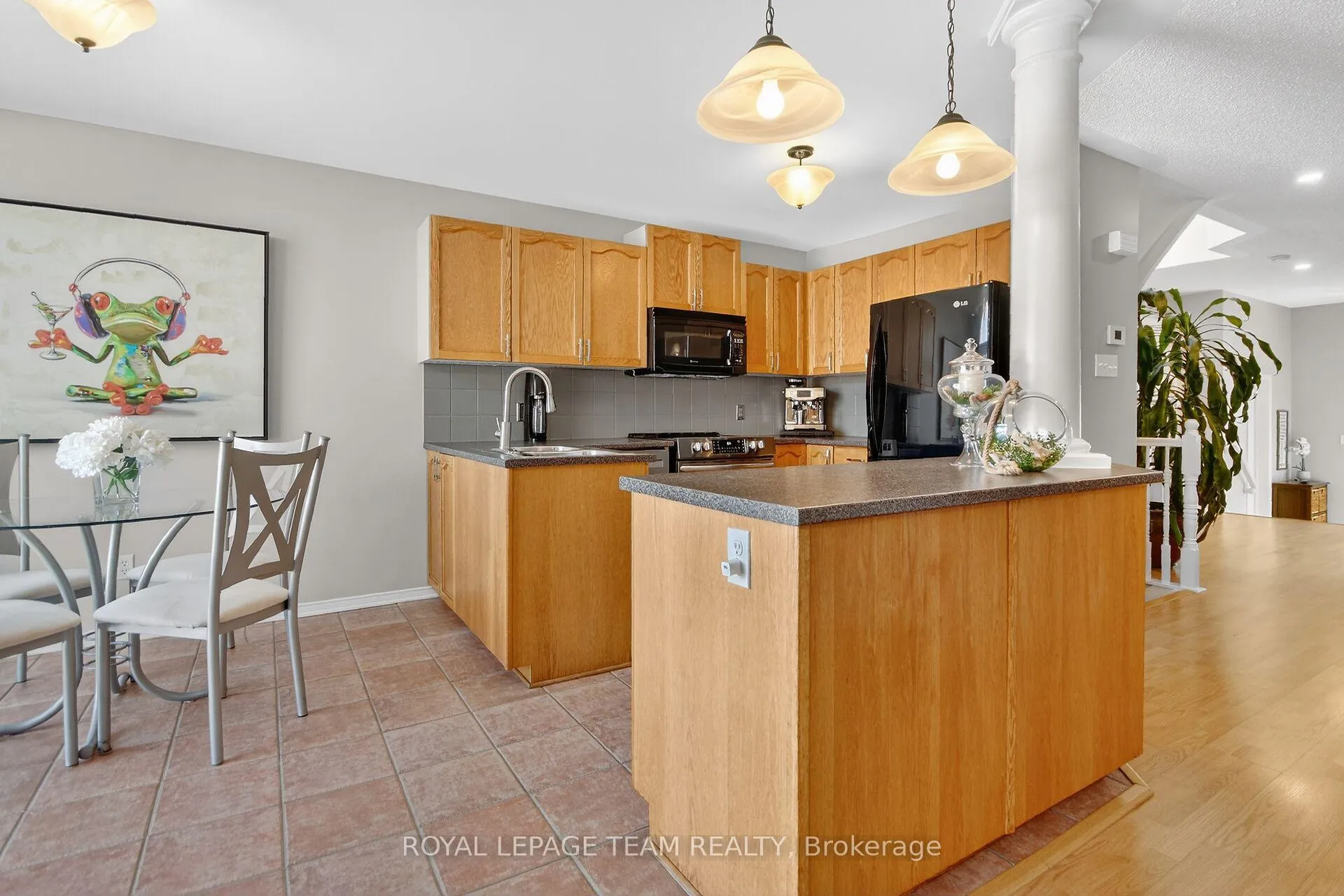 Photo 17 of 6302 Sablewood Place, Ottawa, Chapel Hill — HOMEH