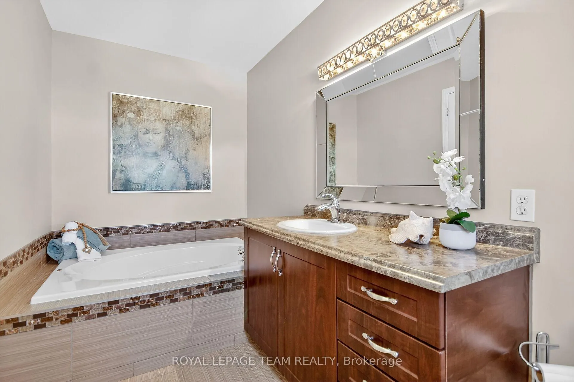 Photo 31 of 6302 Sablewood Place, Ottawa, Chapel Hill — HOMEH