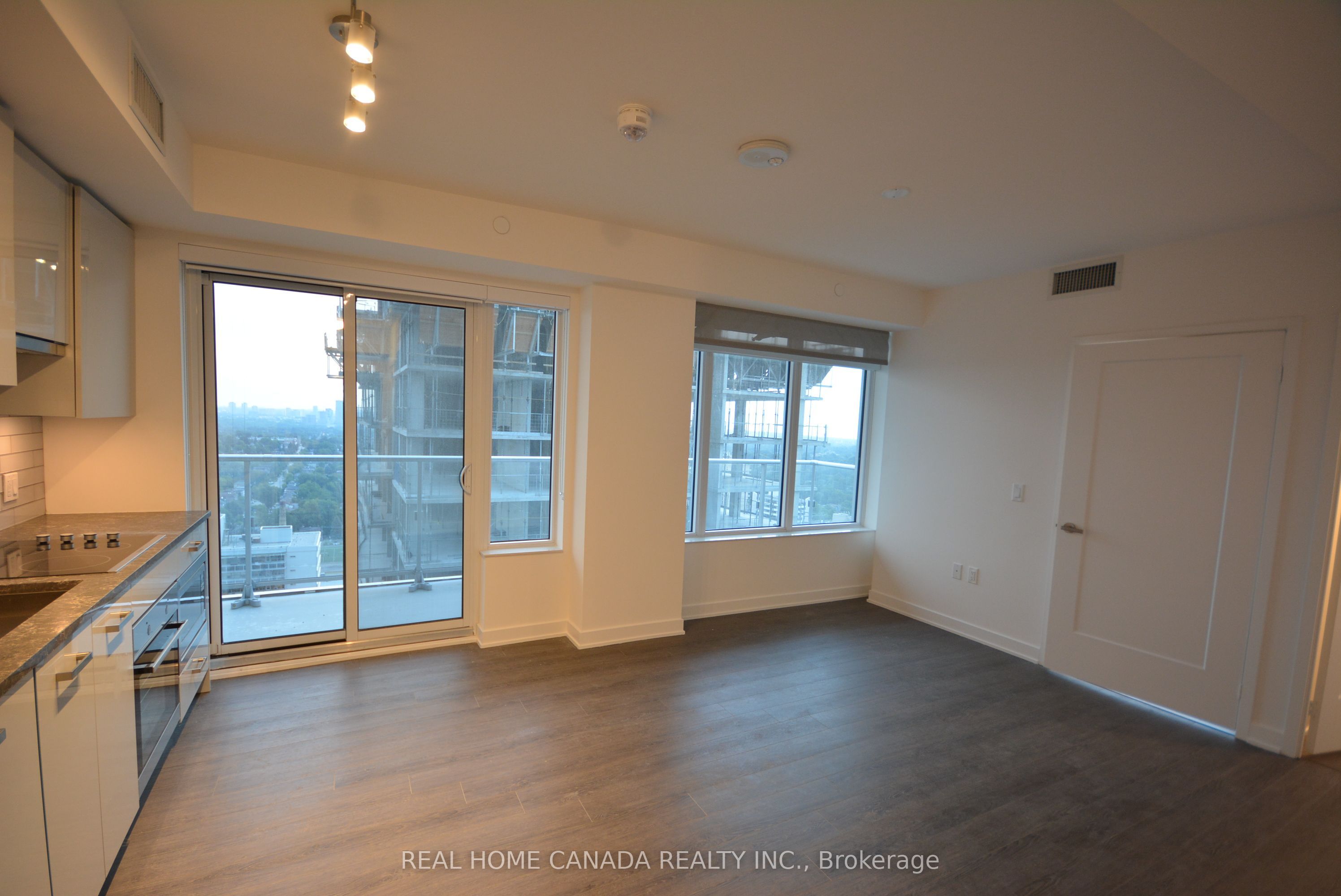 Photo 11 of Unit 2704, 195 Redpath Avenue, Toronto, Mount Pleasant West — HOMEH