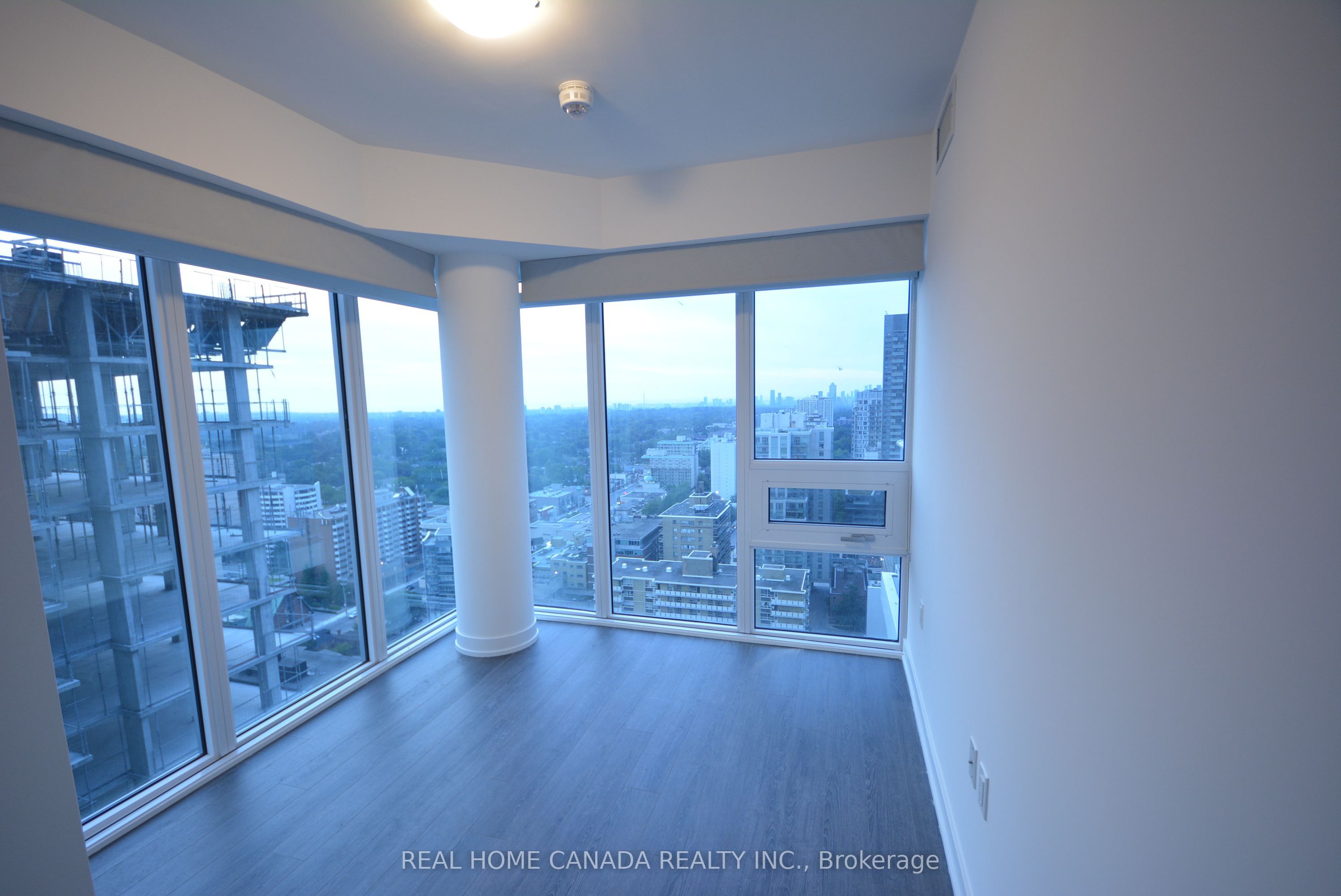 Photo 3 of Unit 2704, 195 Redpath Avenue, Toronto, Mount Pleasant West — HOMEH