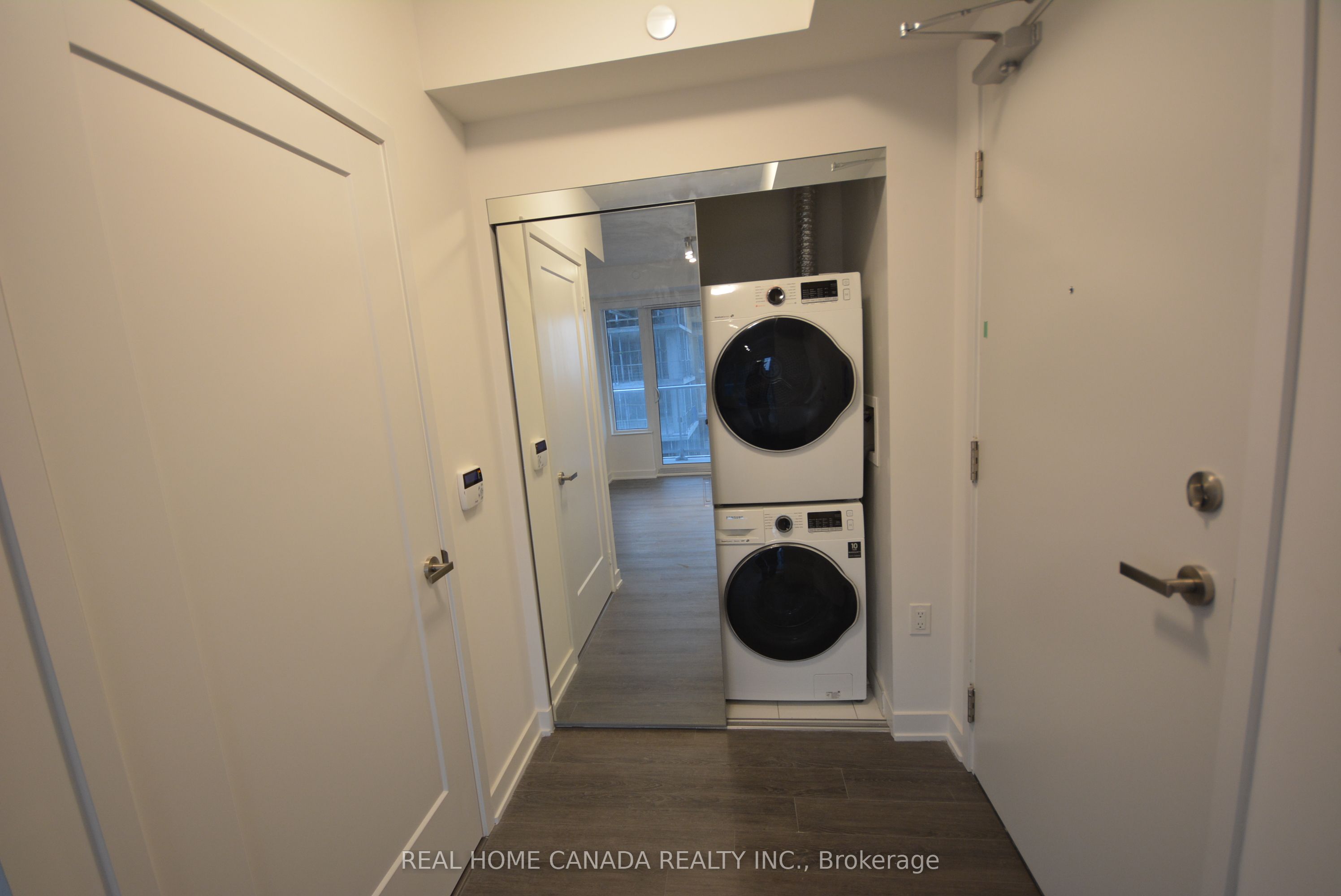 Photo 16 of Unit 2704, 195 Redpath Avenue, Toronto, Mount Pleasant West — HOMEH