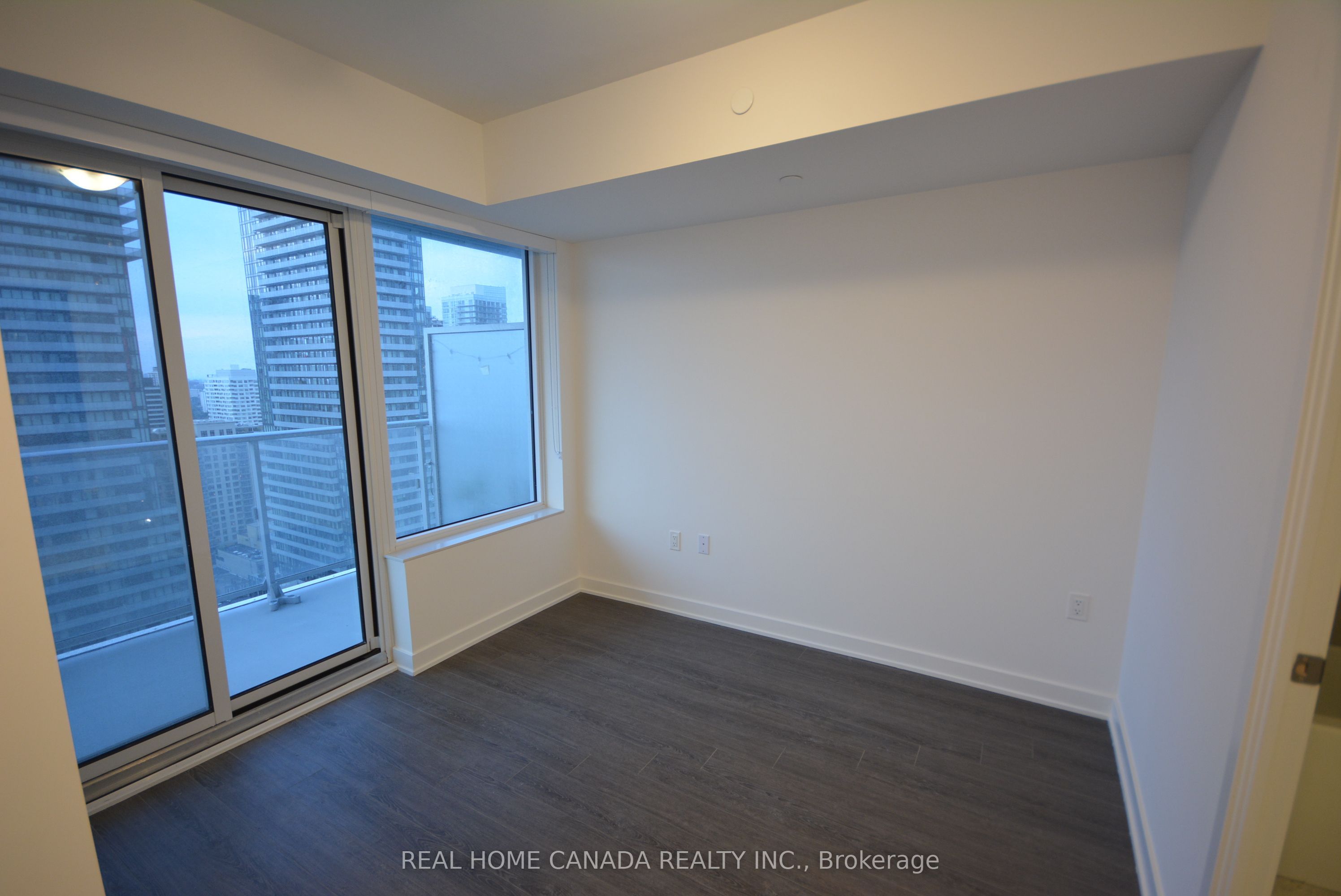 Photo 12 of Unit 2704, 195 Redpath Avenue, Toronto, Mount Pleasant West — HOMEH