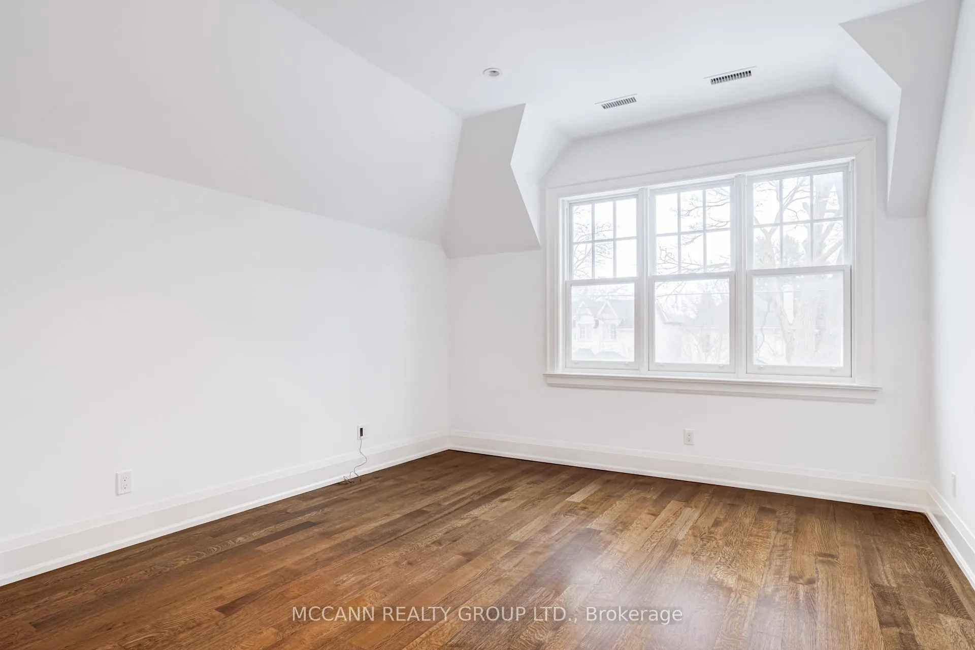 Photo 36 of 172 Hanna Road, Toronto, Leaside — HOMEH