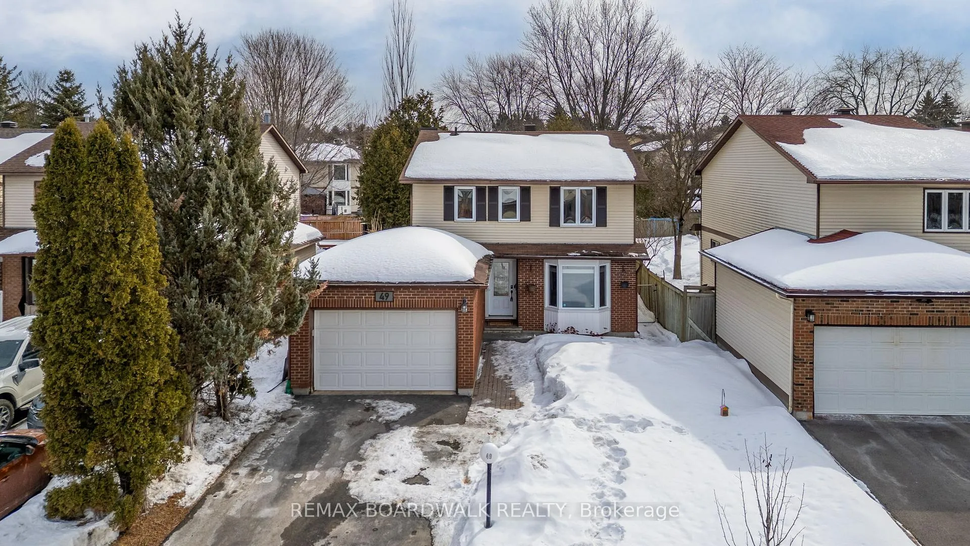 Photo 3 of 49 Liston Crescent, Ottawa, Kanata - Katimavik — HOMEH