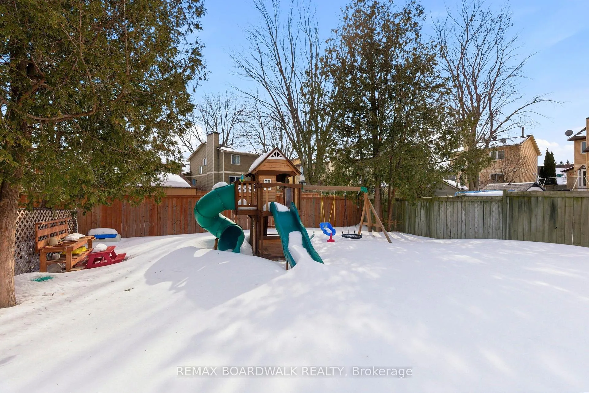 Photo 36 of 49 Liston Crescent, Ottawa, Kanata - Katimavik — HOMEH