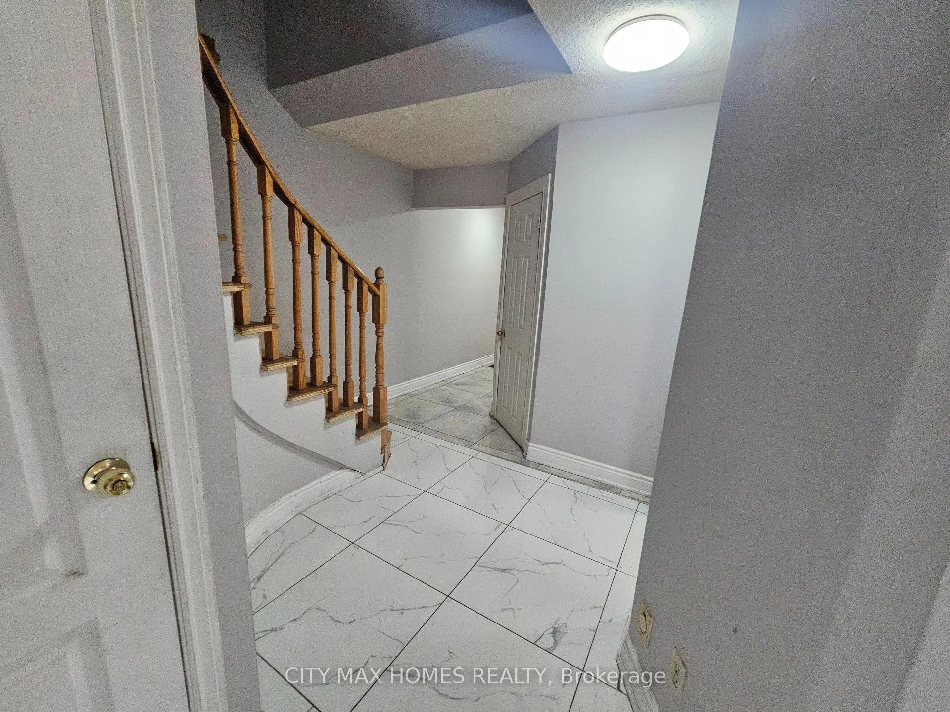 Photo 12 of 20 Windmill Boulevard, Brampton, Fletcher's Creek South — HOMEH
