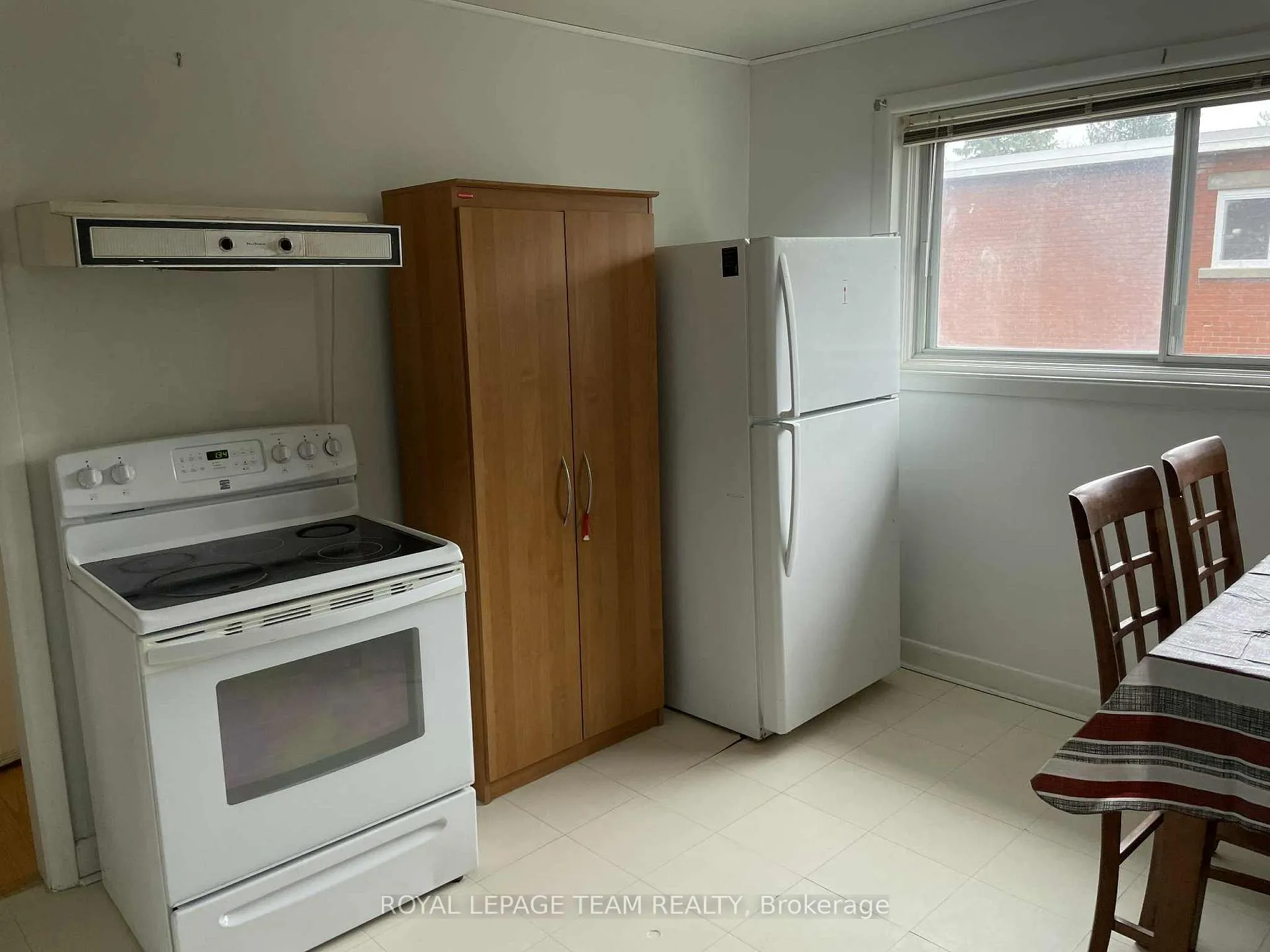 Photo 3 of 482 Vernon Avenue, Ottawa, Overbrook/Castle Heights — HOMEH