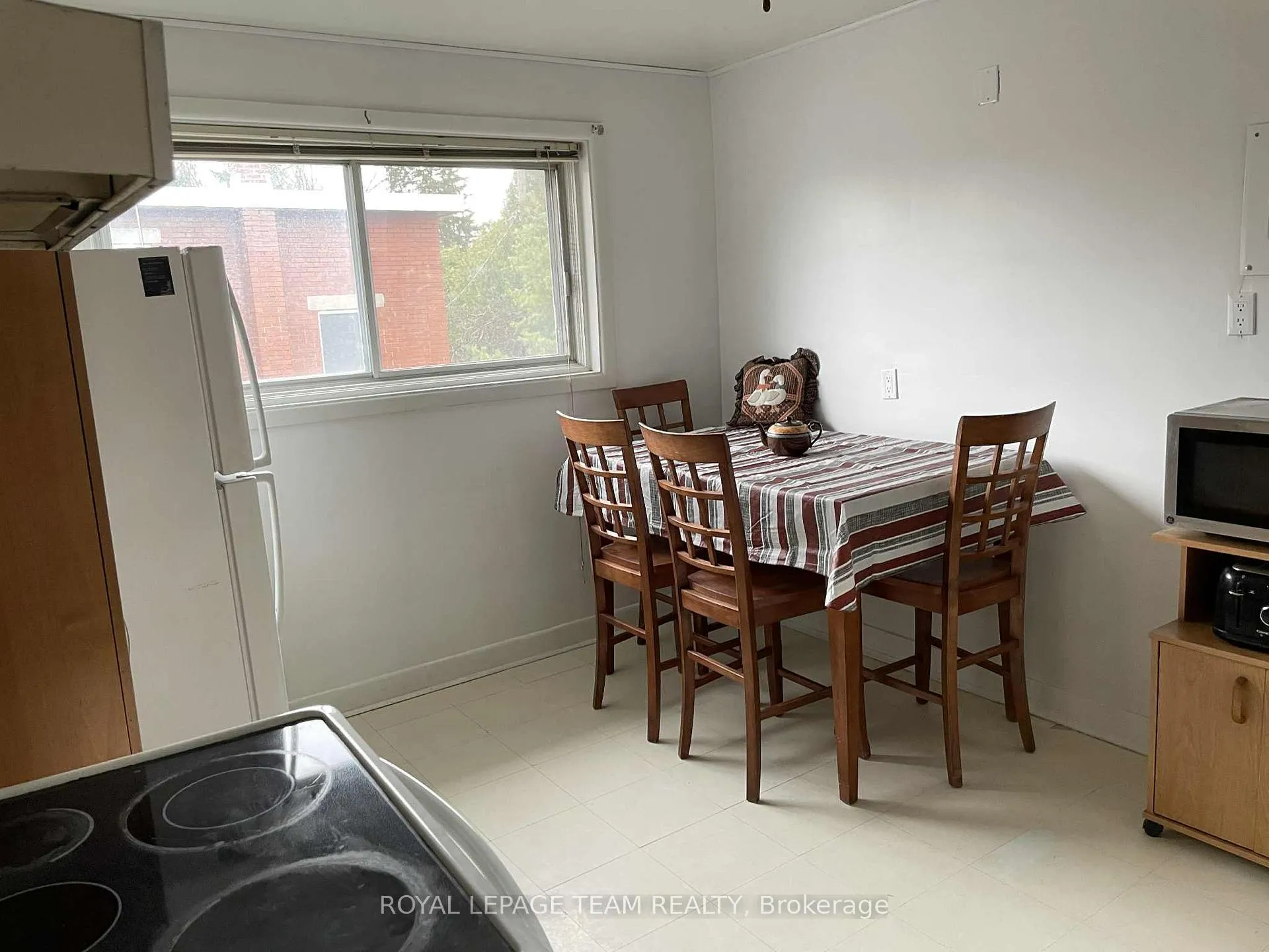 Photo 4 of 482 Vernon Avenue, Ottawa, Overbrook/Castle Heights — HOMEH