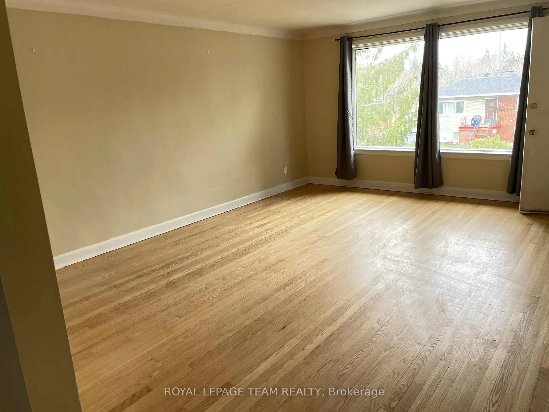 Photo 9 of 482 Vernon Avenue, Ottawa, Overbrook/Castle Heights — HOMEH