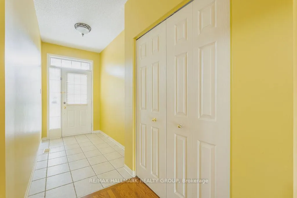 Photo 4 of 104 Bartlett Private, Ottawa, Hunt Club/Western Community — HOMEH