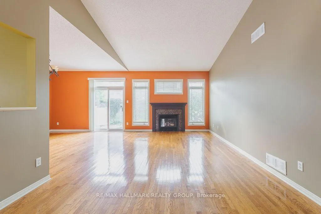 Photo 6 of 104 Bartlett Private, Ottawa, Hunt Club/Western Community — HOMEH