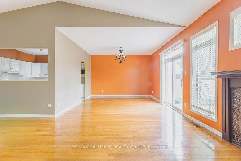 Photo 8 of 104 Bartlett Private, Ottawa, Hunt Club/Western Community — HOMEH