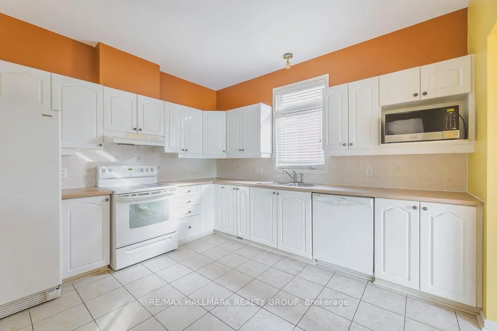 Photo 12 of 104 Bartlett Private, Ottawa, Hunt Club/Western Community — HOMEH