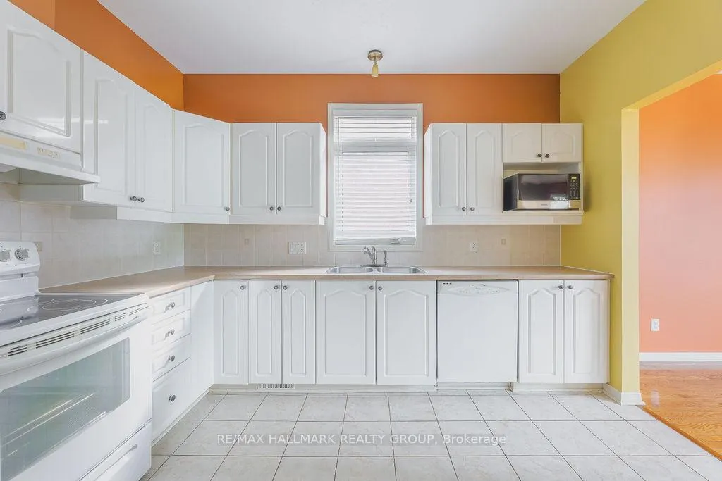 Photo 14 of 104 Bartlett Private, Ottawa, Hunt Club/Western Community — HOMEH