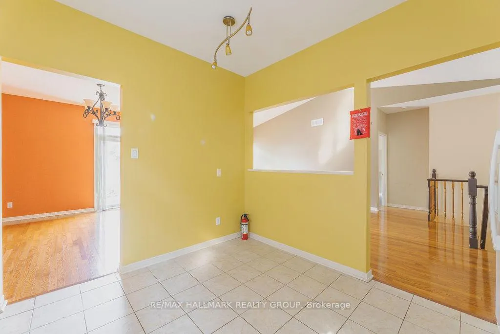 Photo 15 of 104 Bartlett Private, Ottawa, Hunt Club/Western Community — HOMEH