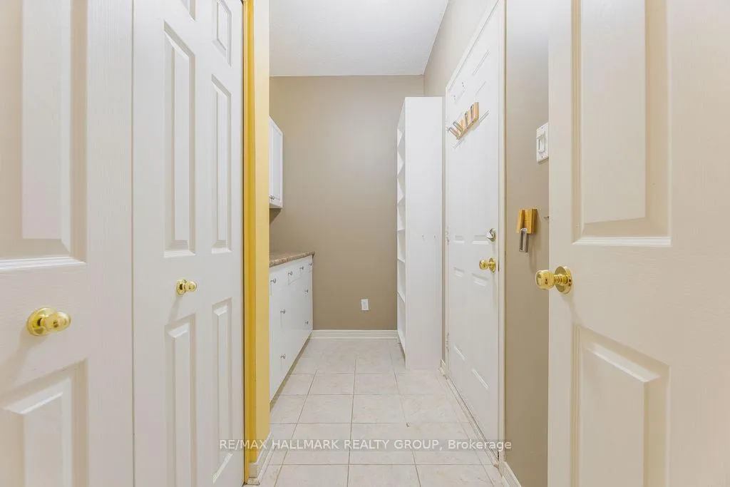 Photo 16 of 104 Bartlett Private, Ottawa, Hunt Club/Western Community — HOMEH