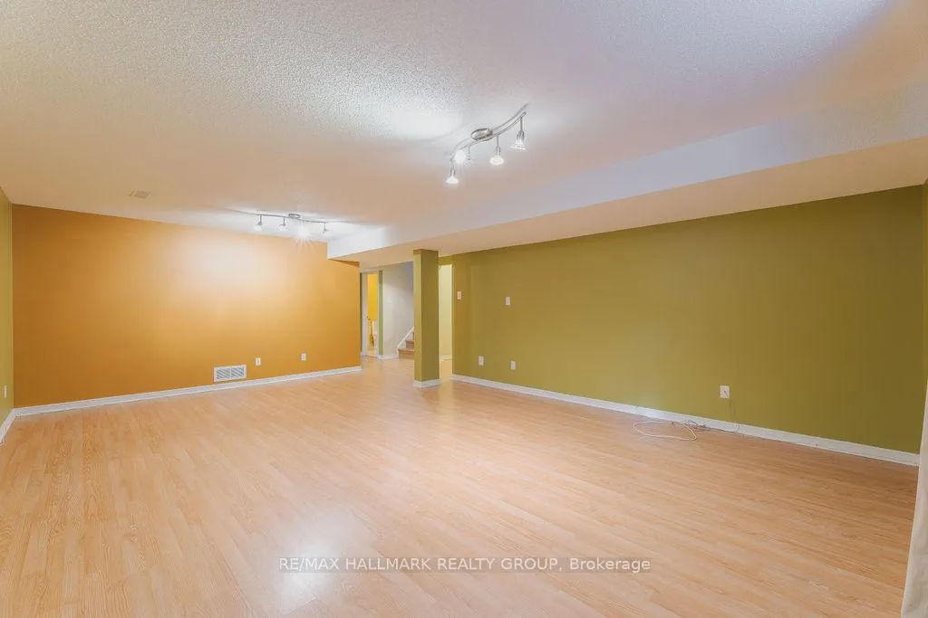 Photo 26 of 104 Bartlett Private, Ottawa, Hunt Club/Western Community — HOMEH