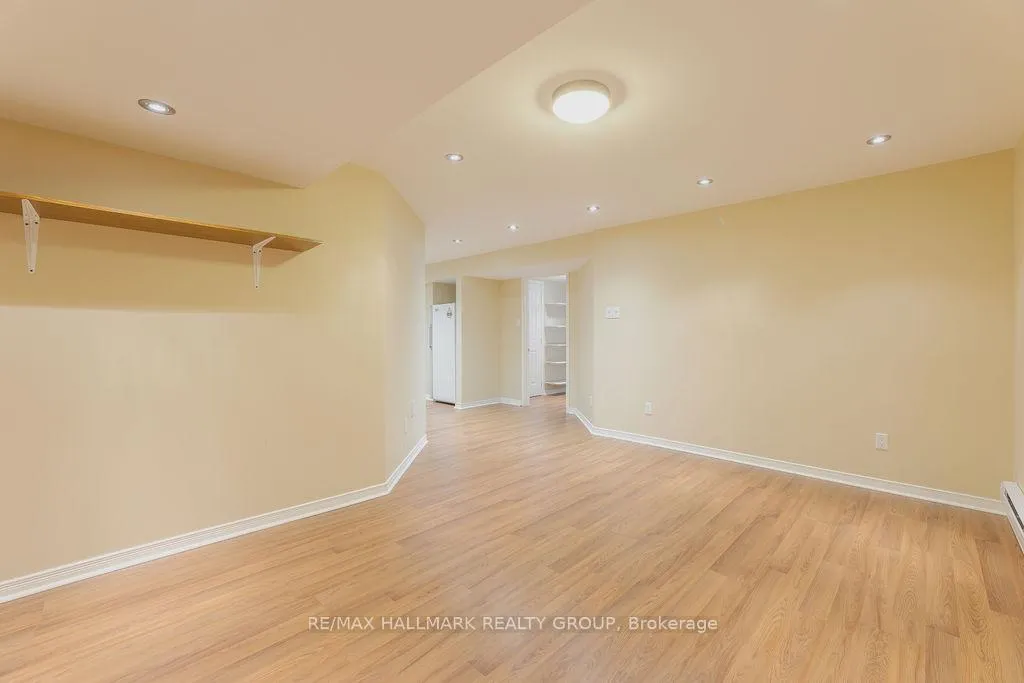Photo 33 of 104 Bartlett Private, Ottawa, Hunt Club/Western Community — HOMEH