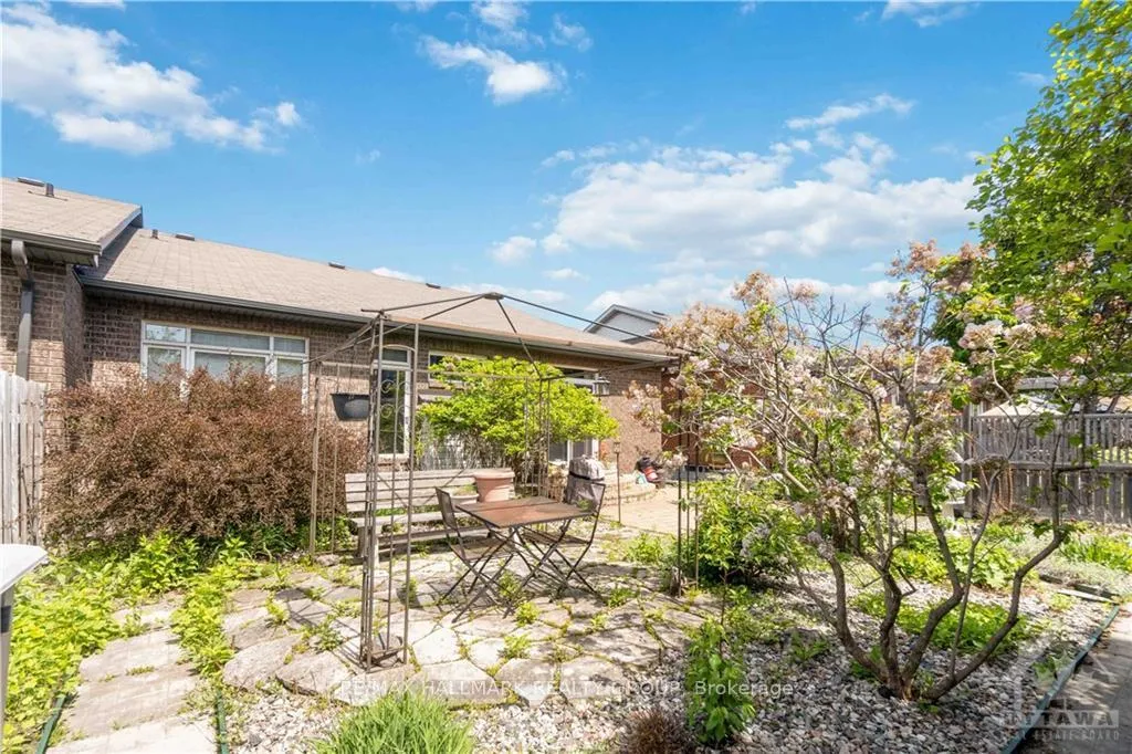 Photo 36 of 104 Bartlett Private, Ottawa, Hunt Club/Western Community — HOMEH