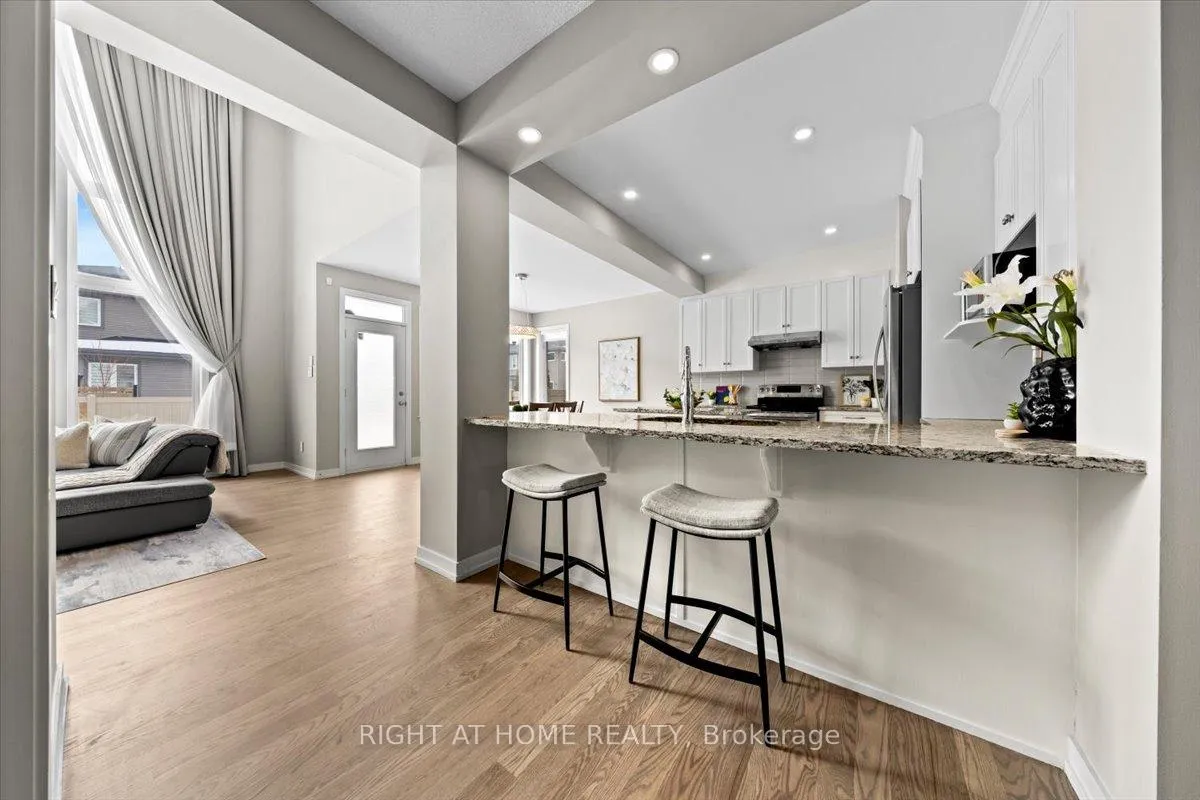 Photo 8 of 319 Oxer Place, Ottawa, Kanata - Emerald Meadows/Trailwest — HOMEH