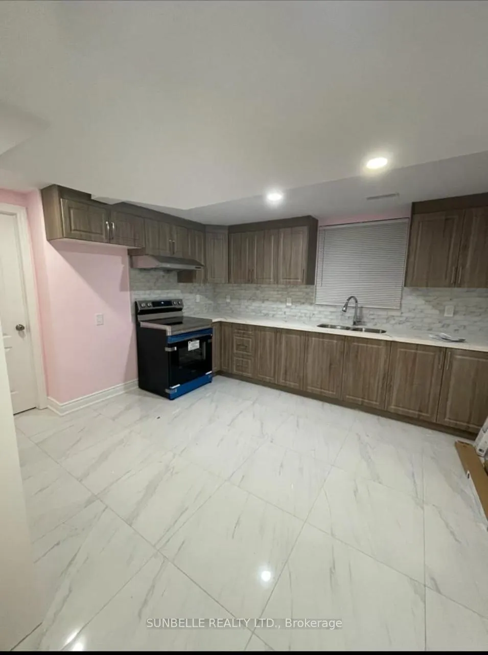 Photo 4 of Unit Basement, 26 Senwood Street, Brampton, Fletcher's Meadow — HOMEH