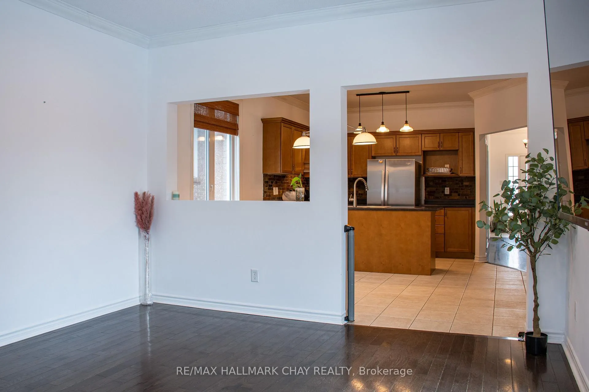 Photo 5 of 107 Tunbridge Road, Barrie, Georgian Drive — HOMEH