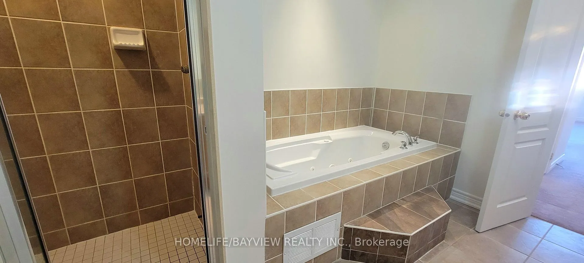 Photo 19 of 17 Mill River Drive, Vaughan, Patterson — HOMEH