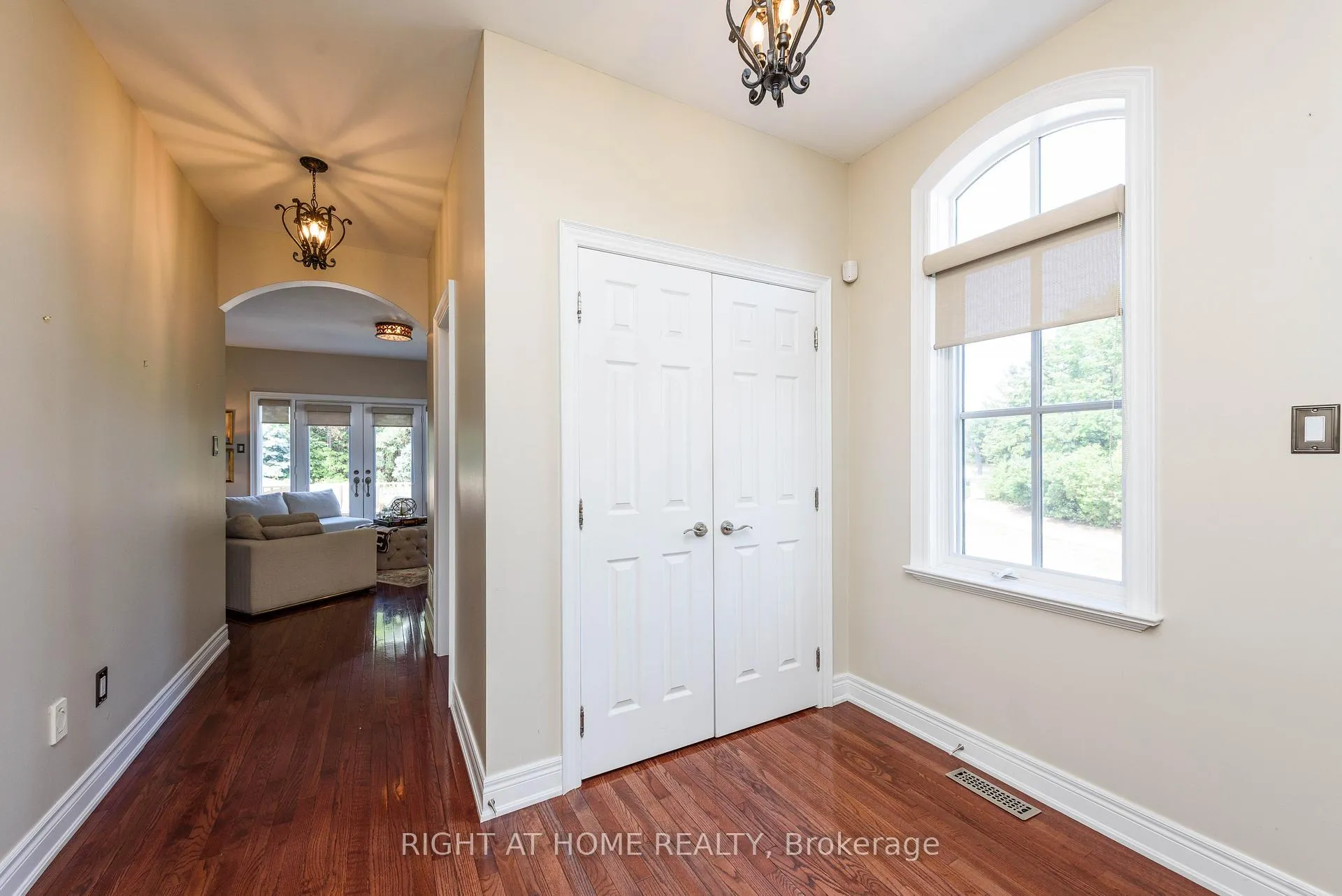 Photo 3 of 2243 Providence Road, Oakville, River Oaks — HOMEH