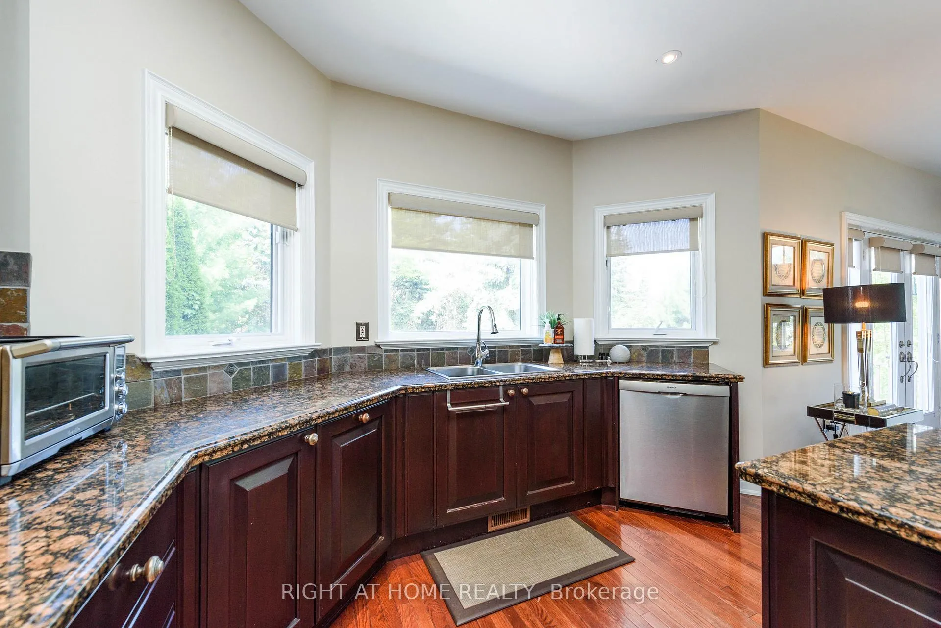 Photo 14 of 2243 Providence Road, Oakville, River Oaks — HOMEH